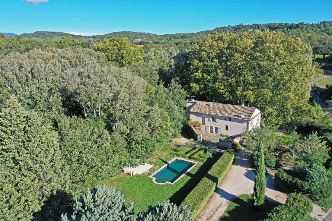 House in Gordes, Provence-Alpes-Côte d'Azur, France 2 - 18605457