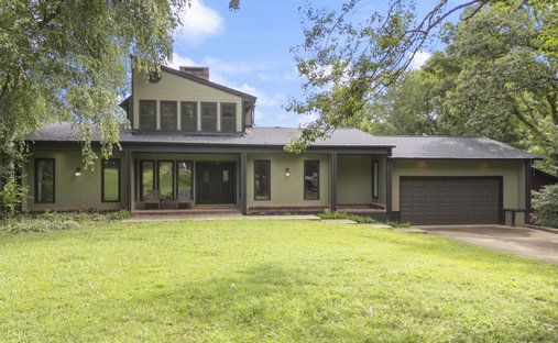 House in Nunnelly, Tennessee, United States 1
