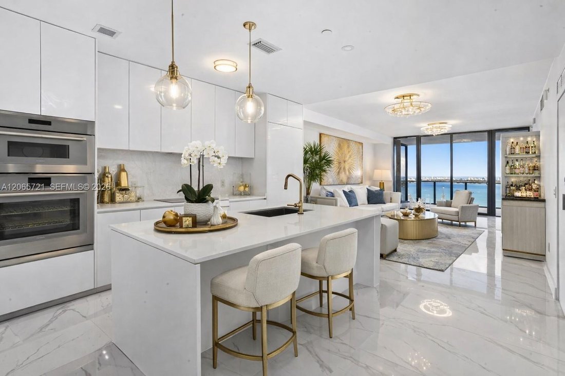 Condo in Miami, Florida, United States 1 - 18606462