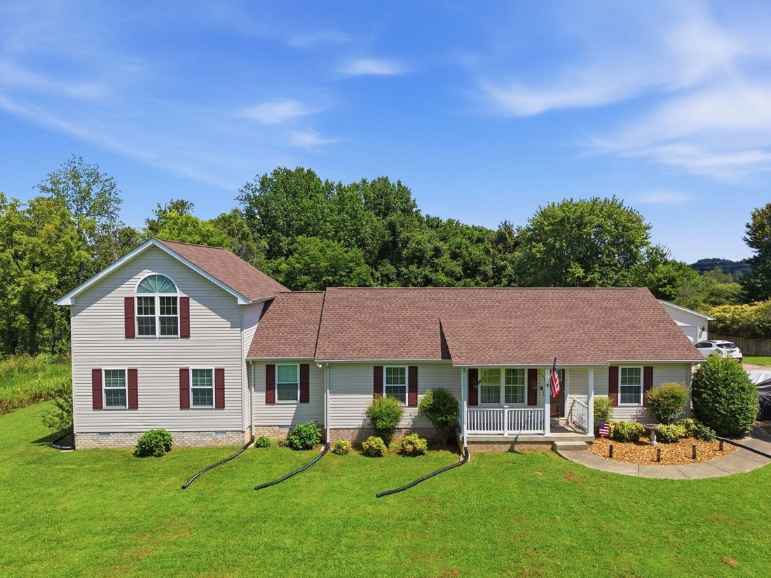 House in Springfield, Tennessee, United States 1 - 18605382