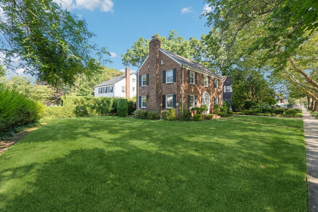 House in North New Hyde Park, New York, United States 3 - 18606121