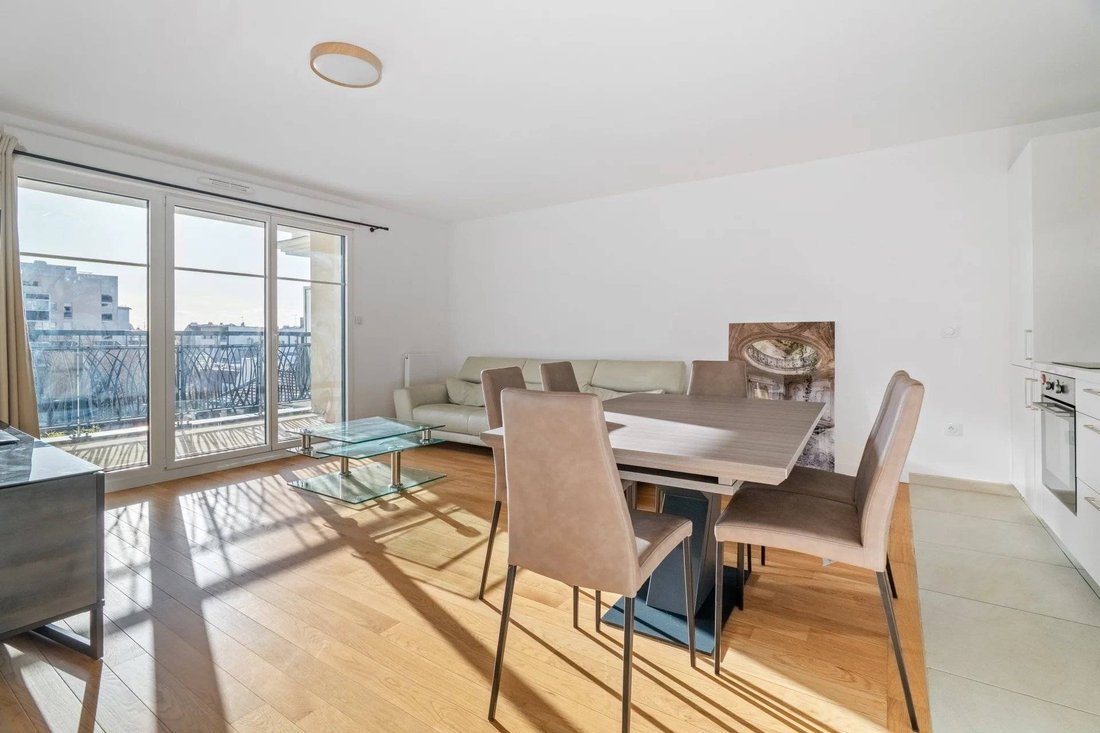 Apartment in Plateau Ouest, Suresnes, France 1 - 17149577