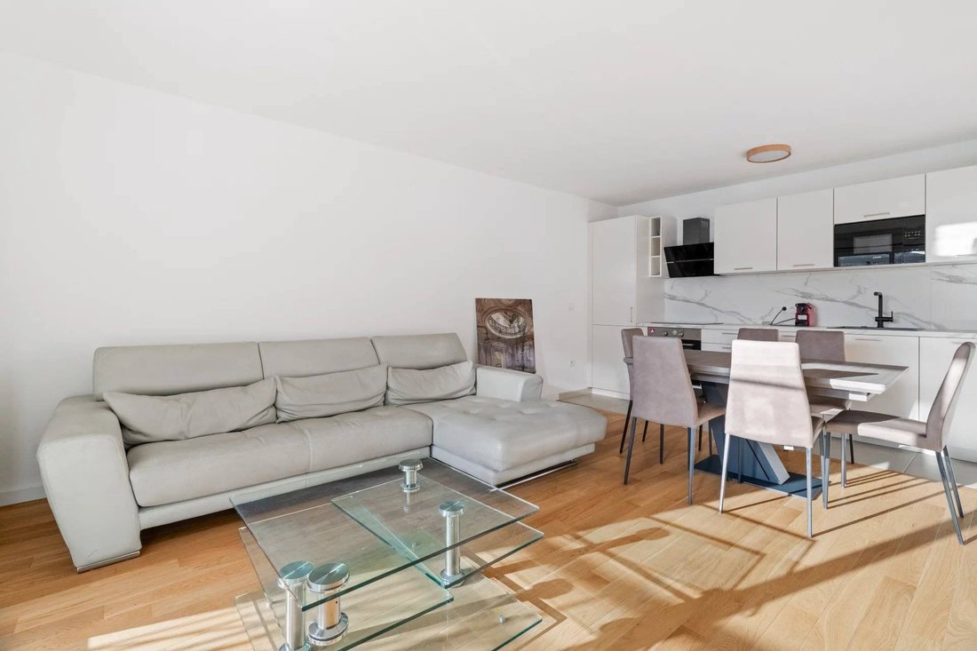 Apartment in Plateau Ouest, Suresnes, France 3 - 17149577