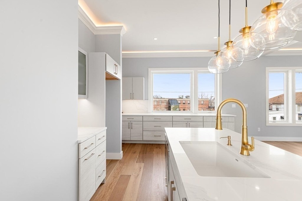 Townhouse in Waltham, Massachusetts, United States 5 - 18454946