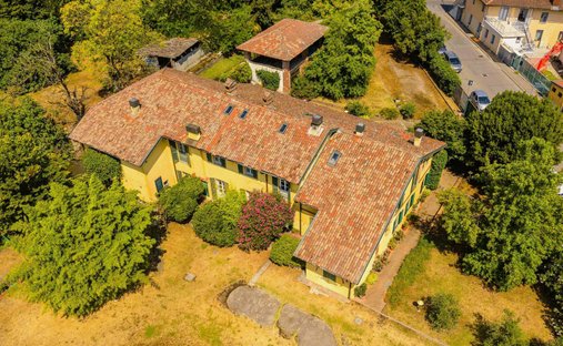 Estate in Pieve Emanuele, Lombardy, Italy 1
