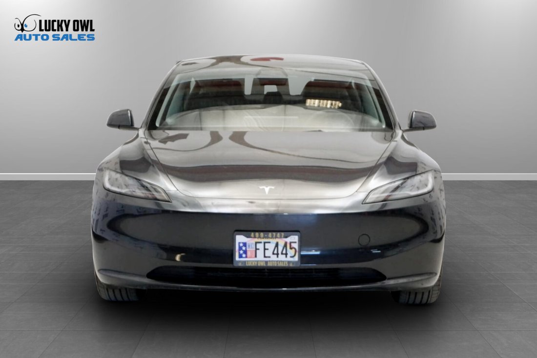 Sedan in Honolulu, HI, United States 2 - 18118073