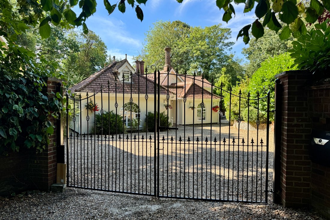 House in Great Barton, England 1 - 18570891