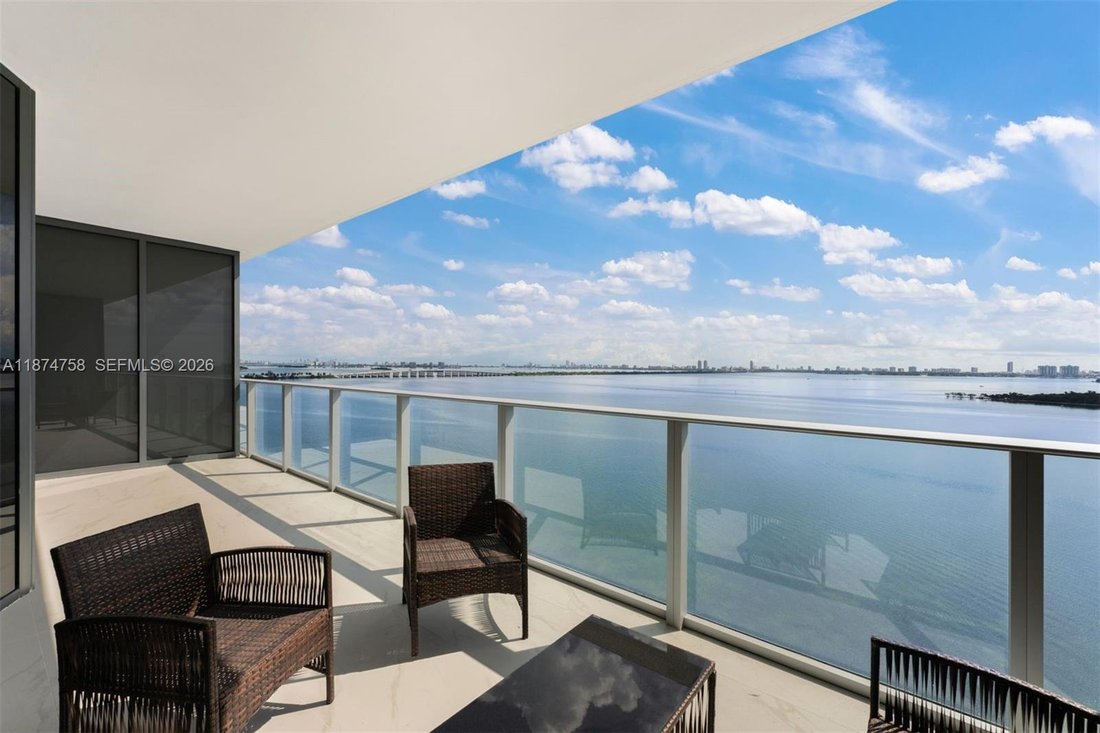 Condo in Miami, Florida, United States 3 - 16214479