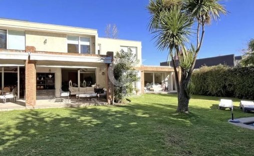 Casa en Lo Barnechea, Región Metropolitana, Chile 1