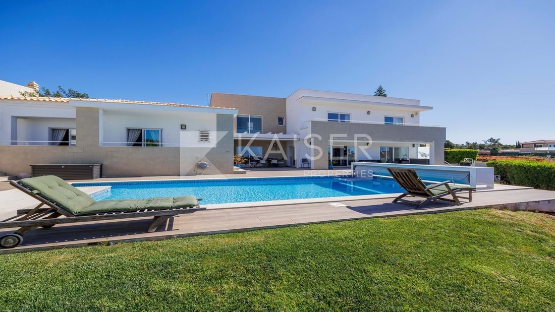 Villa in Olhos de Agua, Algarve, Portugal 1 - 17888723
