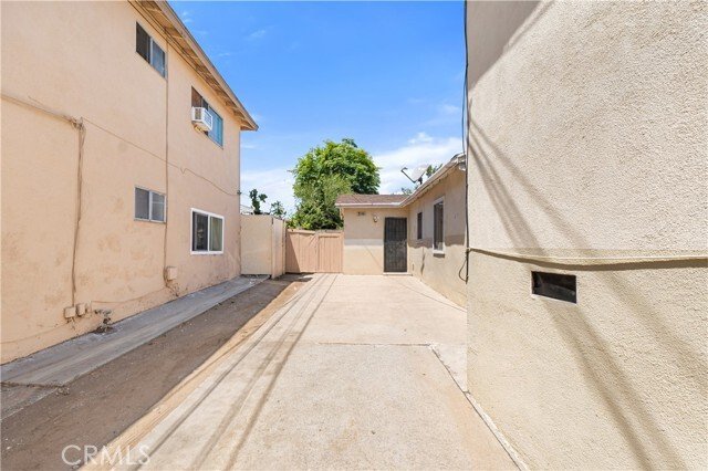 Rosemead, California, United States 5 - 18605883