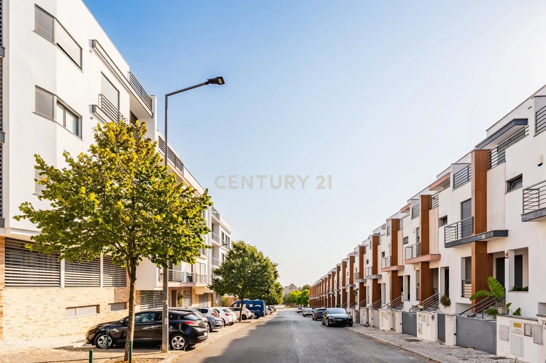 Apartment in Charneca de Caparica e Sobreda, Setubal, Portugal 2 - 18606606