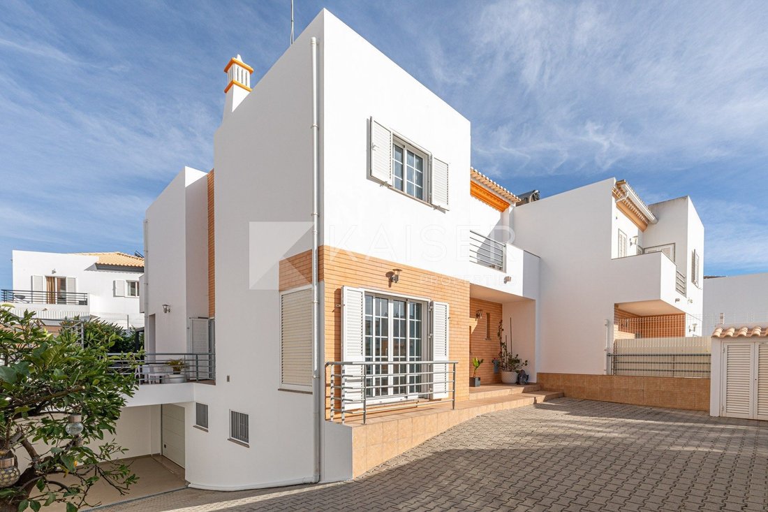 Villa in Praia dos Pescadores, Olhos de Agua, Portugal 1 - 16538721