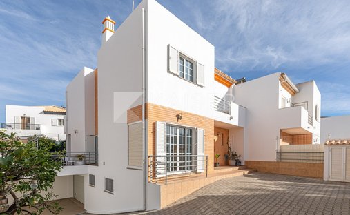 Villa in Praia dos Pescadores, Olhos de Agua, Portugal 1
