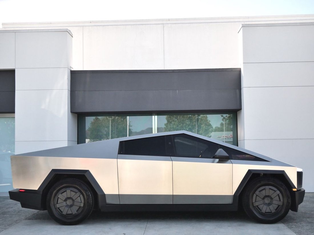 Pickup in Thousand Oaks, CA, United States 4 - 18606634