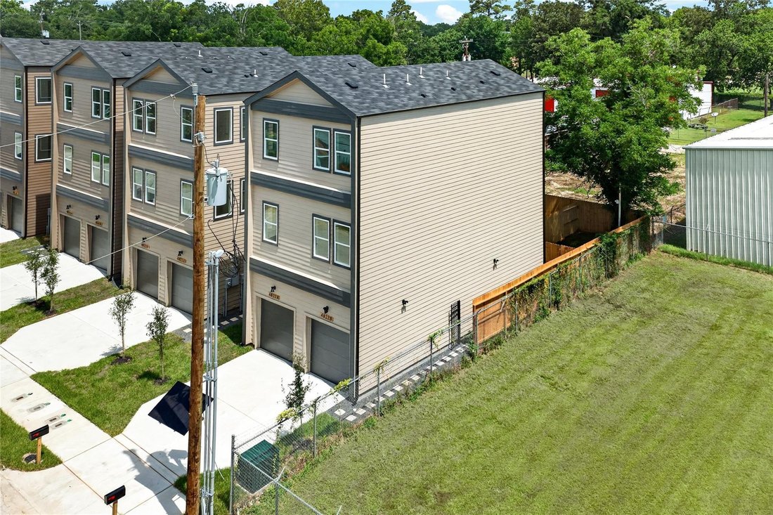 Houston, Texas, United States 5 - 18605517