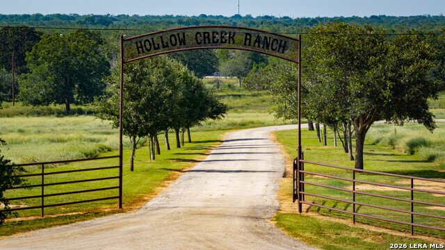Farm Ranch in Saint Hedwig, Texas, United States 3 - 18606248