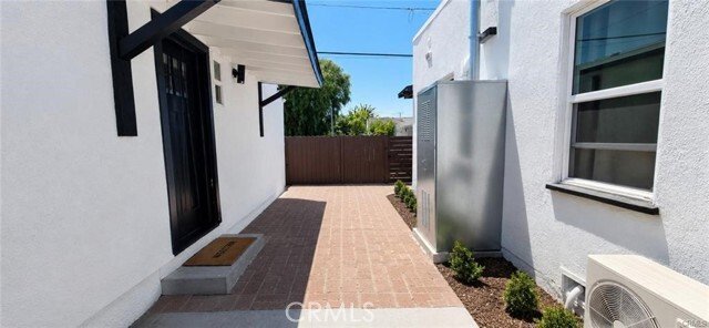 Los Angeles, California, United States 5 - 18190224