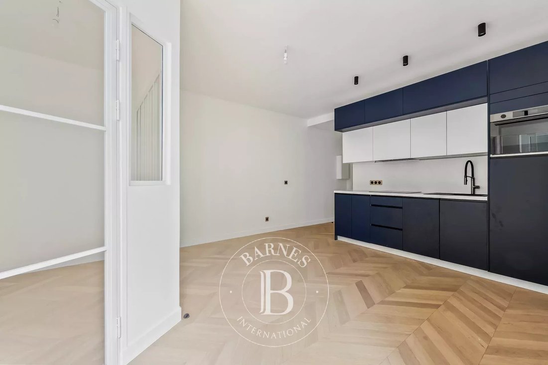 Apartment in Ecole Militaire, Paris 7e Arrondissement, Paris 2 - 18606727