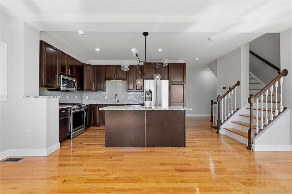 Condo in Boston, Massachusetts, United States 1 - 18605699