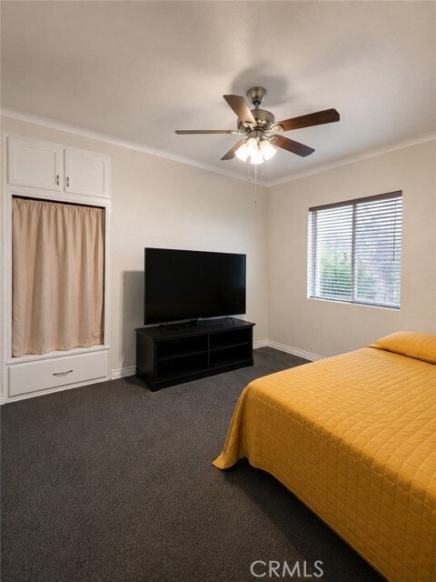 South Gate, California, United States 3 - 18606037