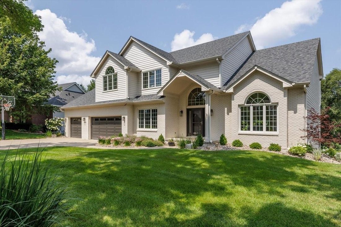 House in Urbandale, Iowa, United States 1 - 18606096