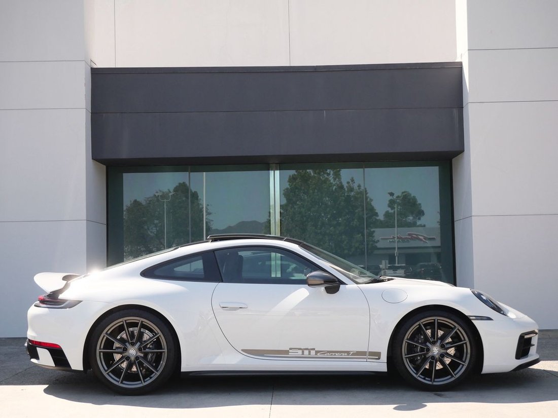Coupe in Thousand Oaks, CA, United States 4 - 18606635