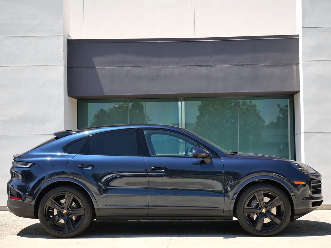 Suv in Thousand Oaks, CA, United States 4 - 18606631