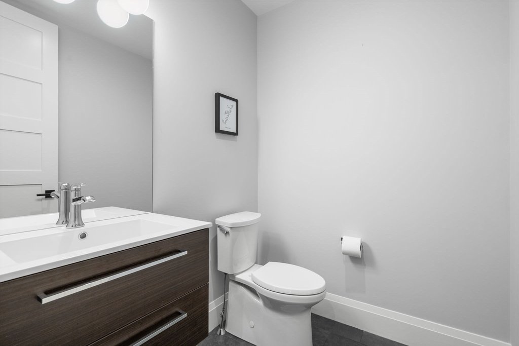 Townhouse in Newton, Massachusetts, United States 5 - 18606383