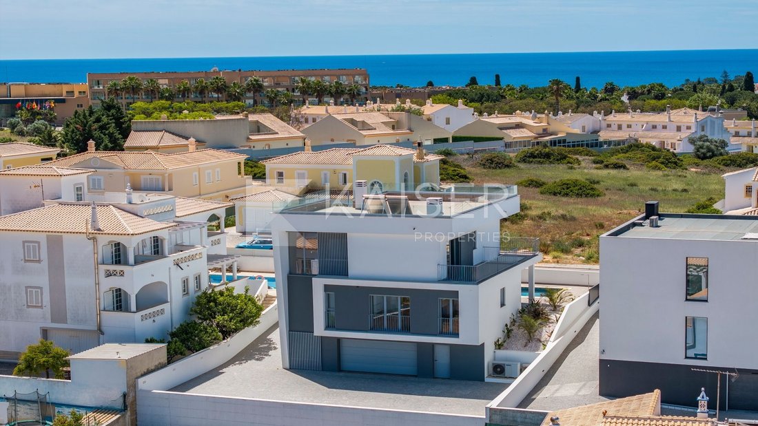Villa in Olhos de Agua, Algarve, Portugal 2 - 17947537