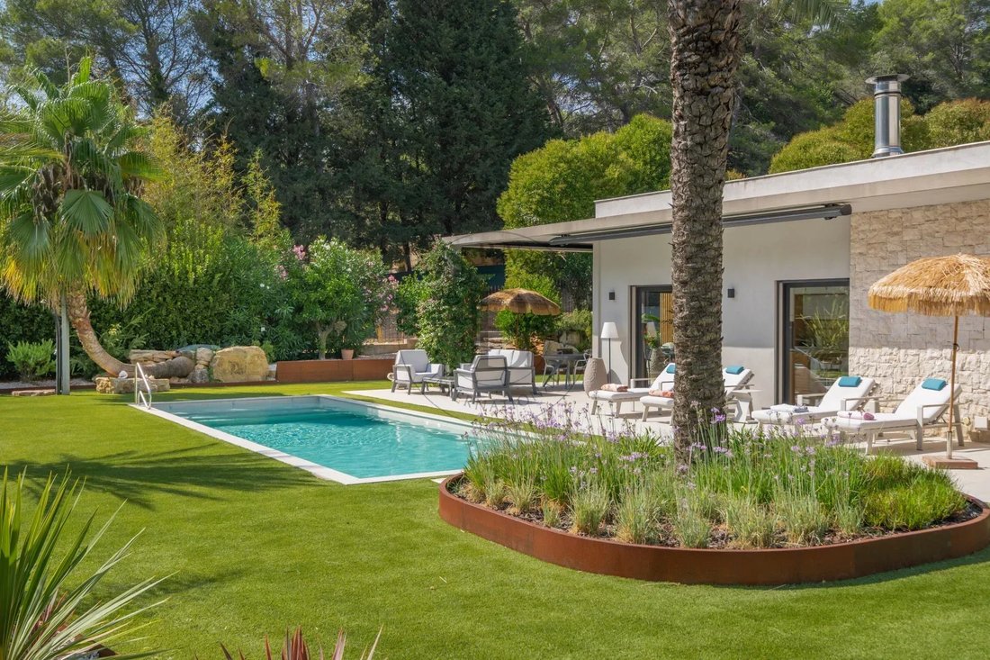 Villa in Mougins, Provence-Alpes-Côte d'Azur, France 2 - 17958063