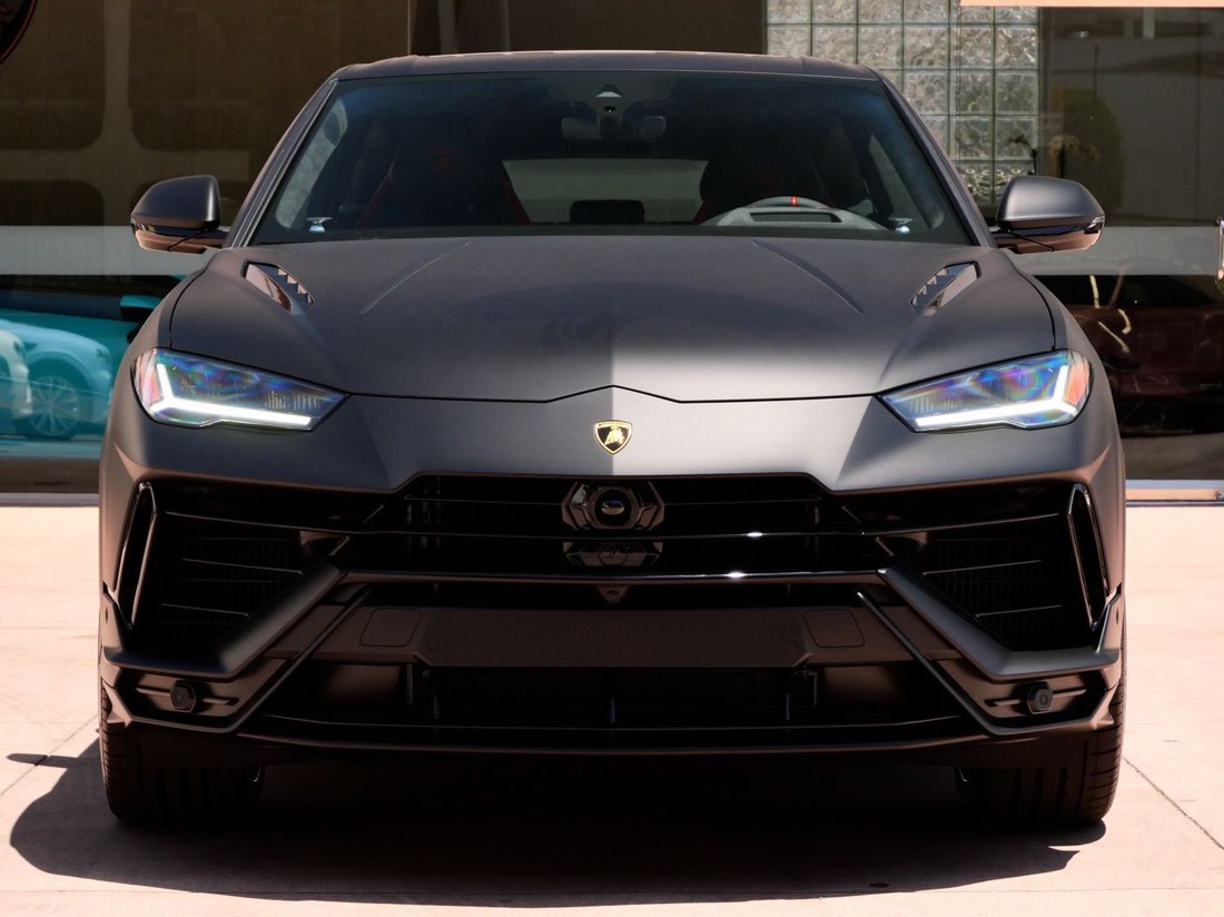 Suv in Beverly Hills, CA, United States 5 - 18606925