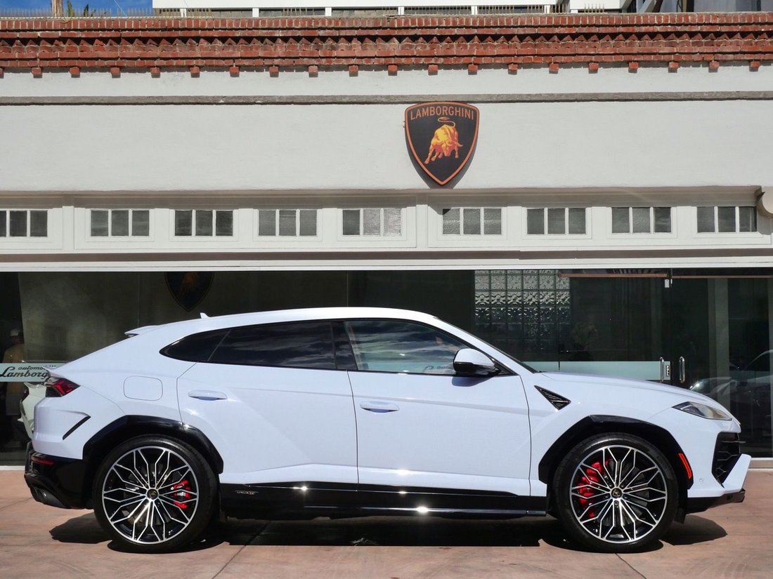 Suv in Beverly Hills, CA, United States 2 - 18585446