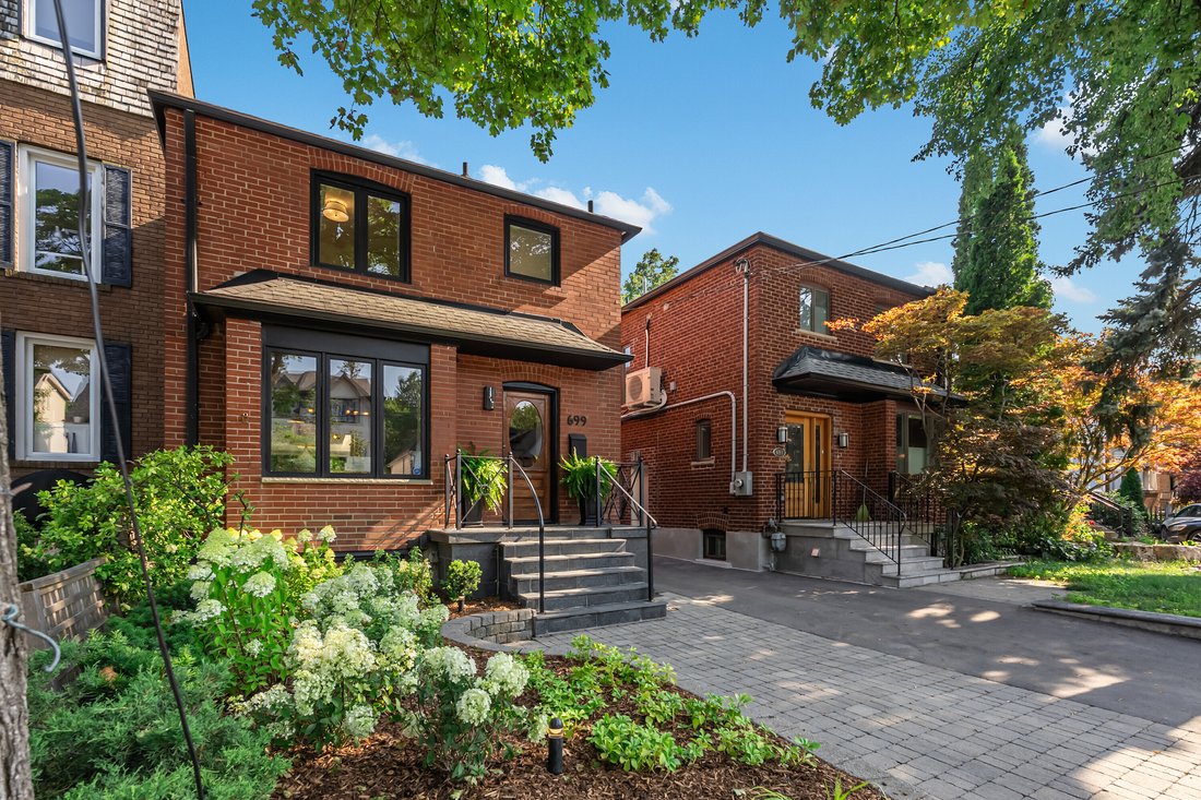 House in Toronto, Ontario, Canada 2 - 18607160