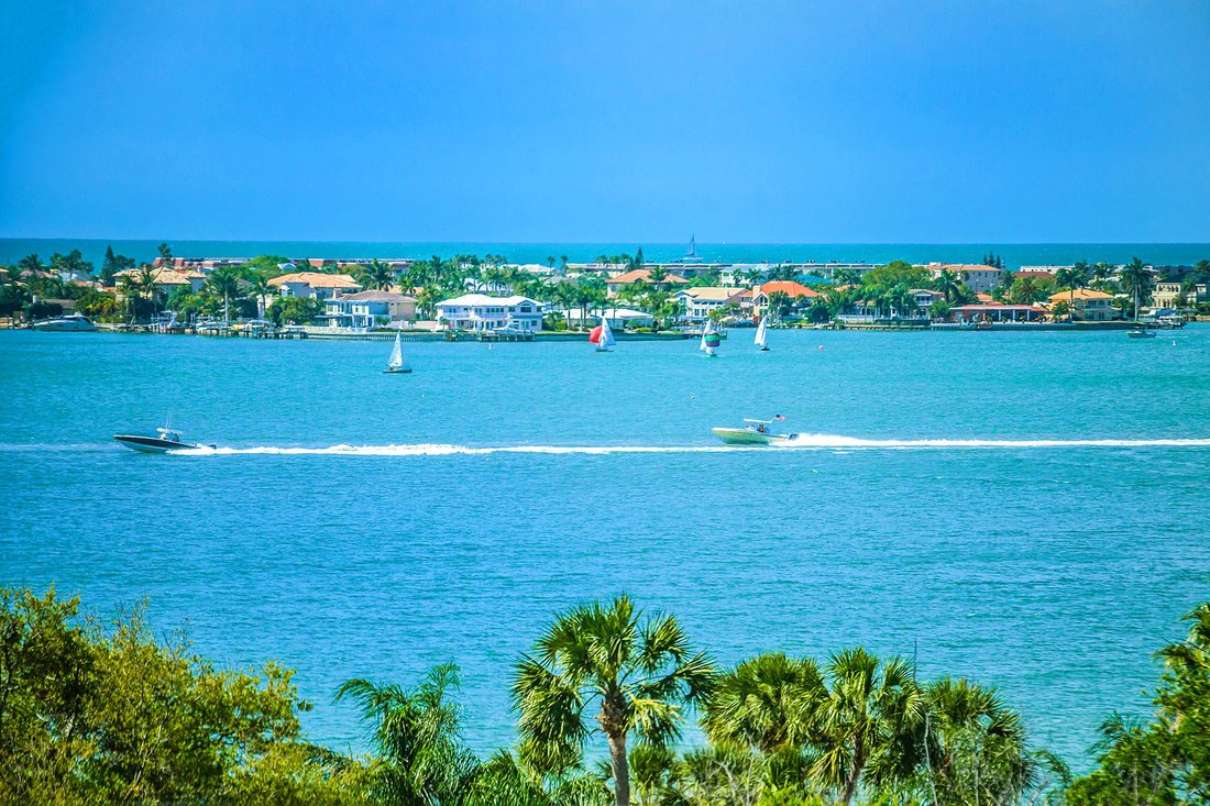 Condo in Largo, Florida, United States 1 - 18607096