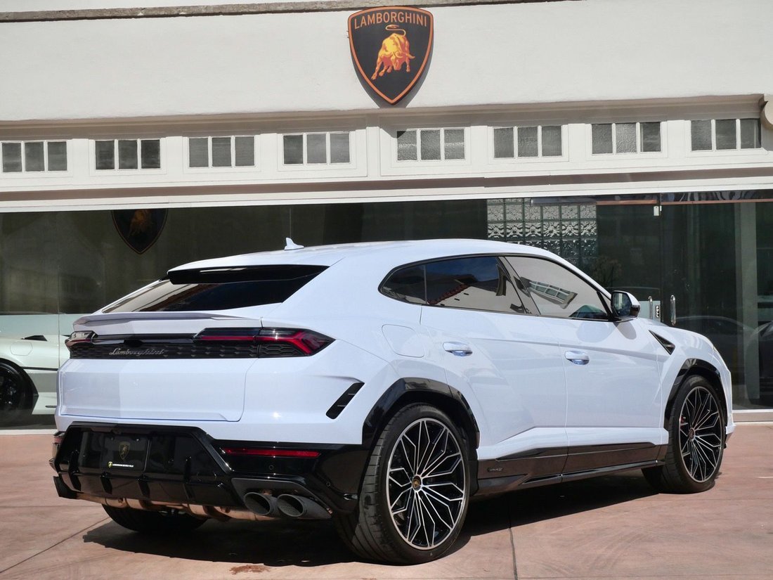 Suv in Beverly Hills, CA, United States 3 - 18585446