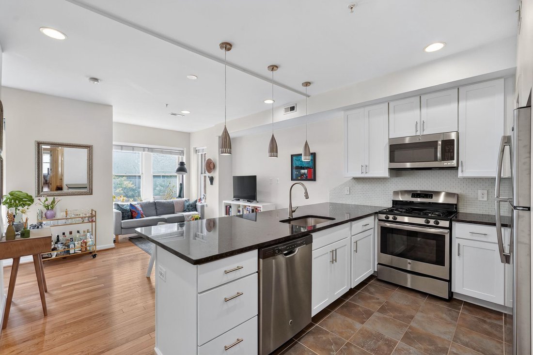 Condo in Washington, District of Columbia, United States 4 - 18607095