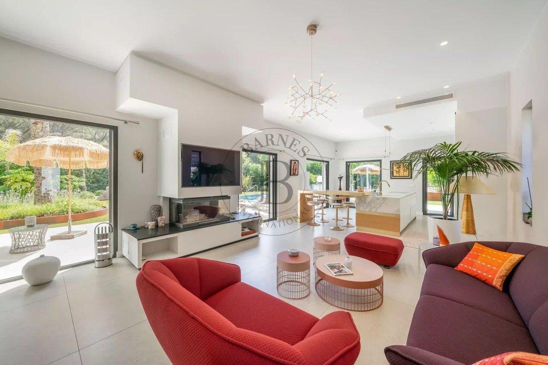 Villa in Mougins, Provence-Alpes-Côte d'Azur, France 4 - 17958063