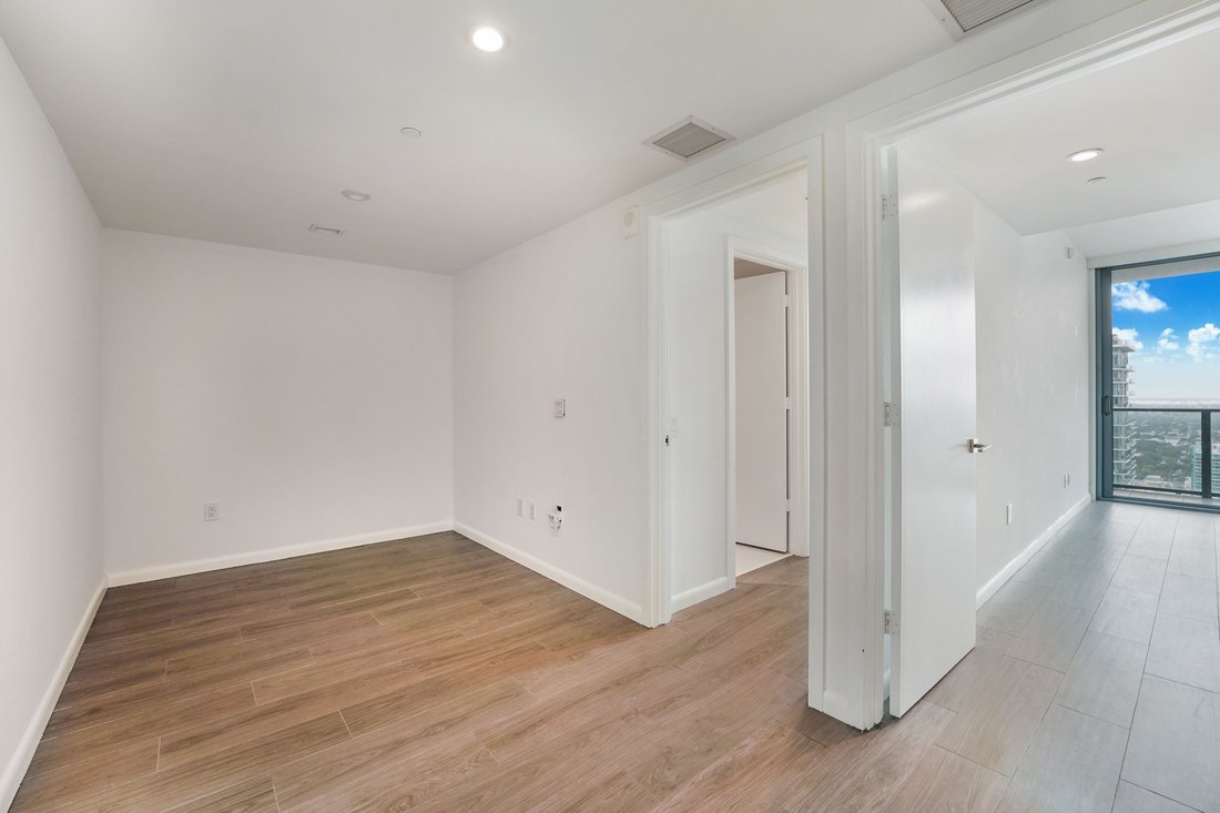 Condo in Miami, Florida, United States 5 - 18607354
