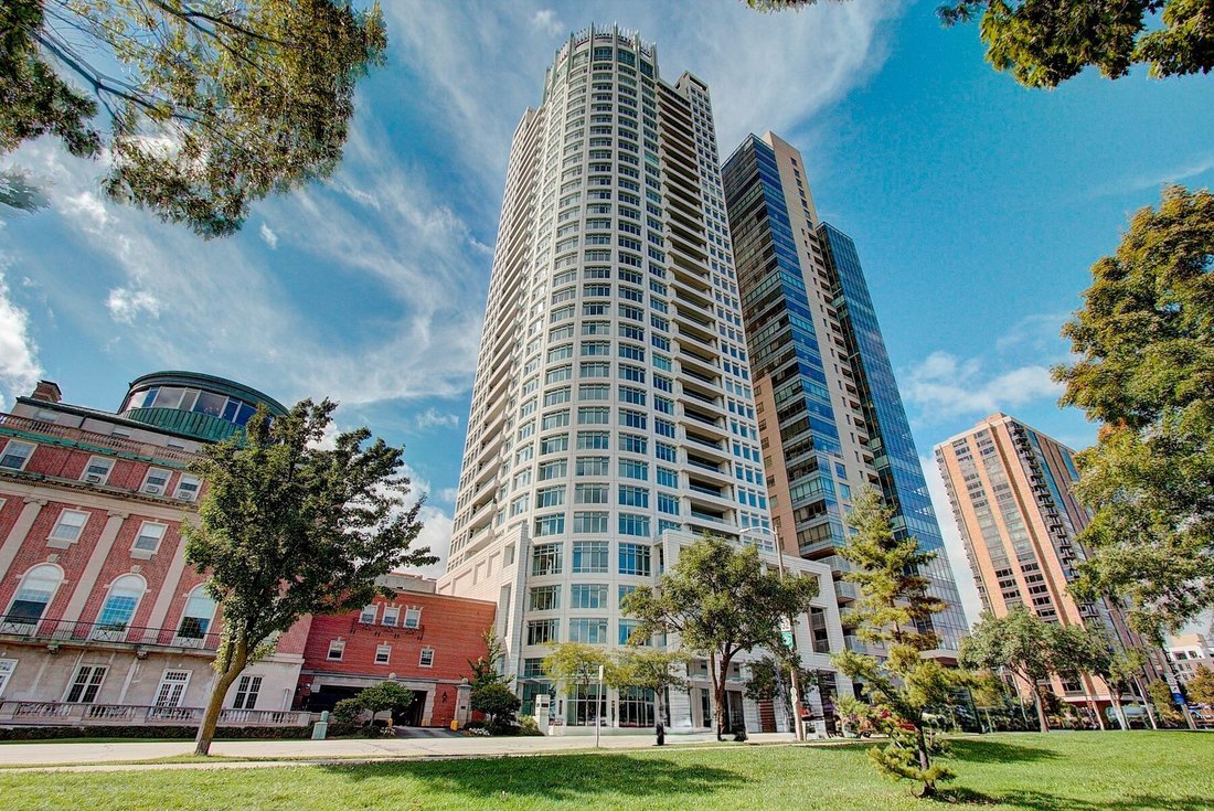Condo in Milwaukee, Wisconsin, United States 1 - 18606942