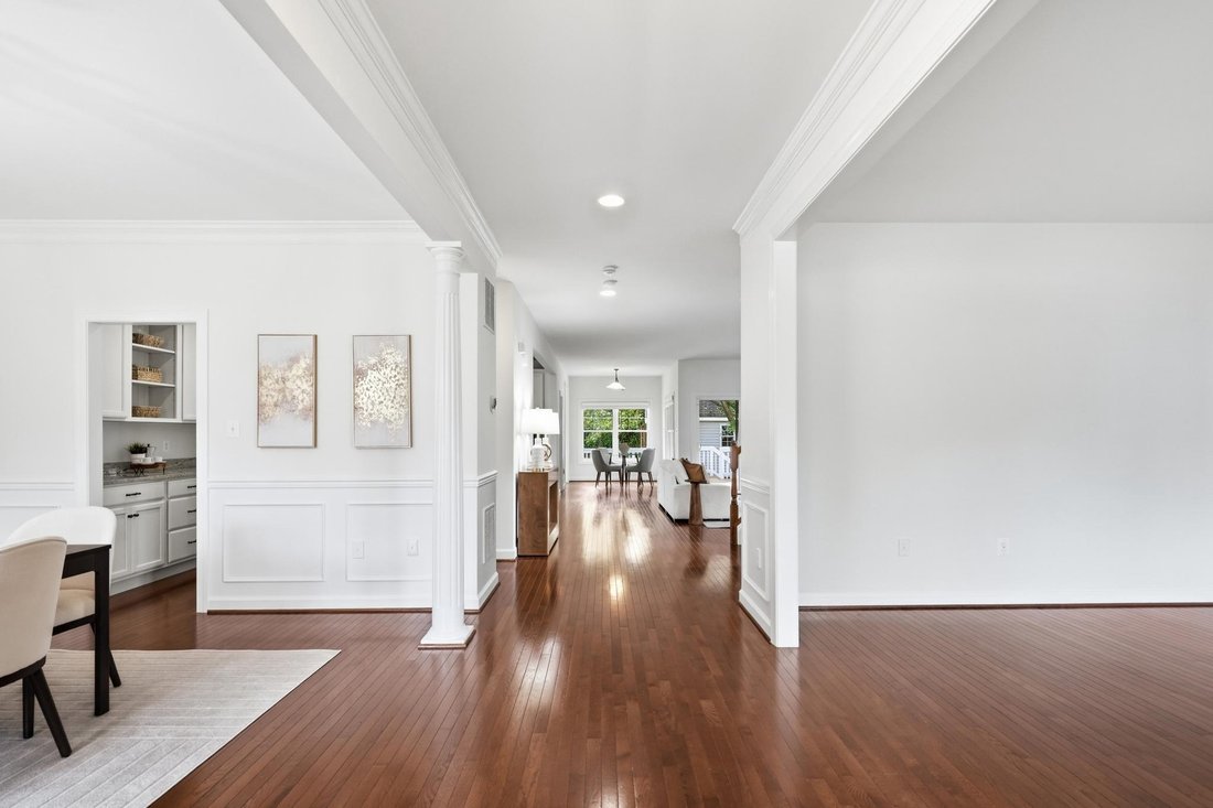 House in Pimmit Hills, Virginia, United States 3 - 18509441