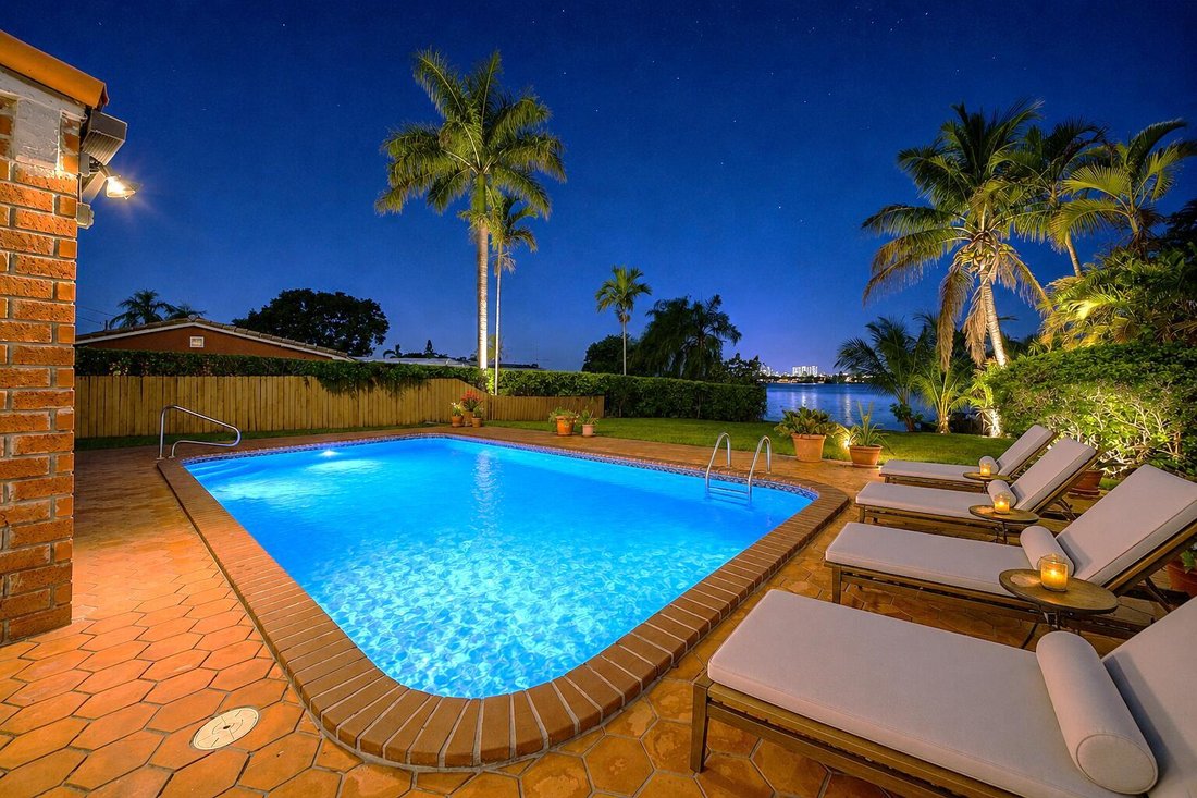 House in Miami, Florida, United States 3 - 18507865