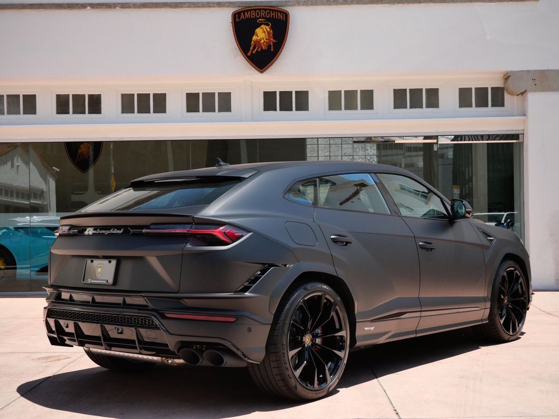 Suv in Beverly Hills, CA, United States 3 - 18606925
