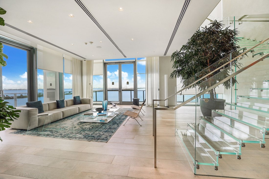 Condo in Miami, Florida, United States 1 - 18607354