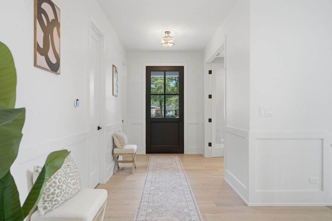 House in Glenview, Illinois, United States 2 - 18606841