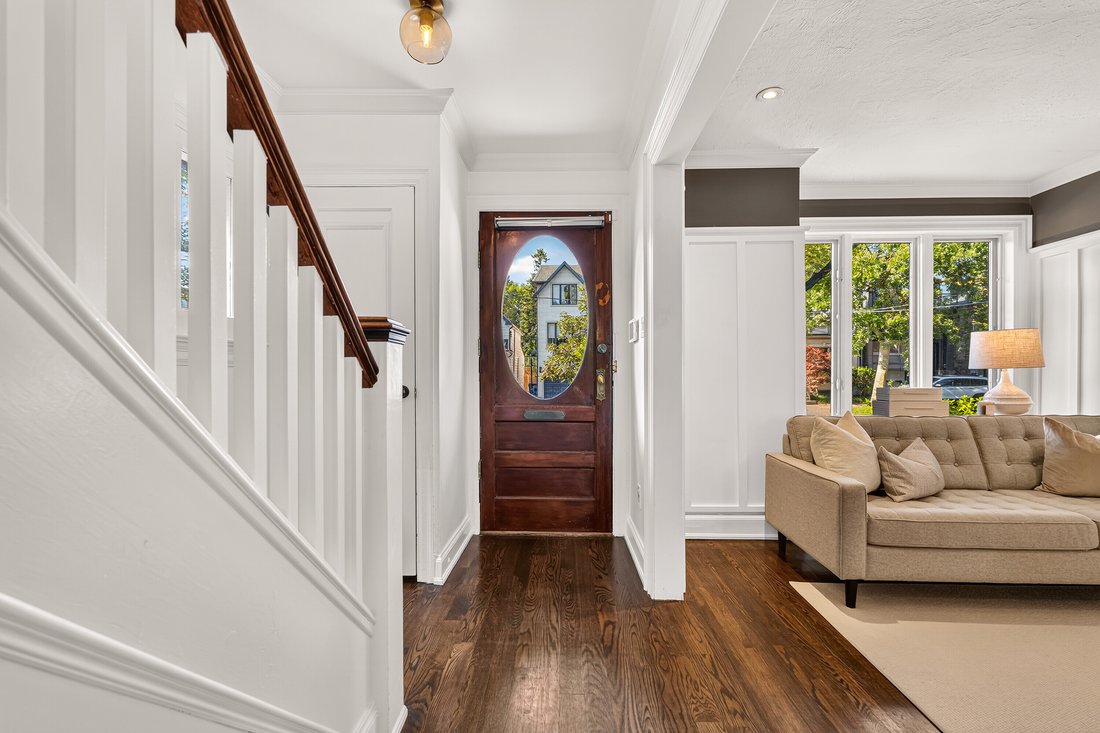 House in Toronto, Ontario, Canada 3 - 18607160