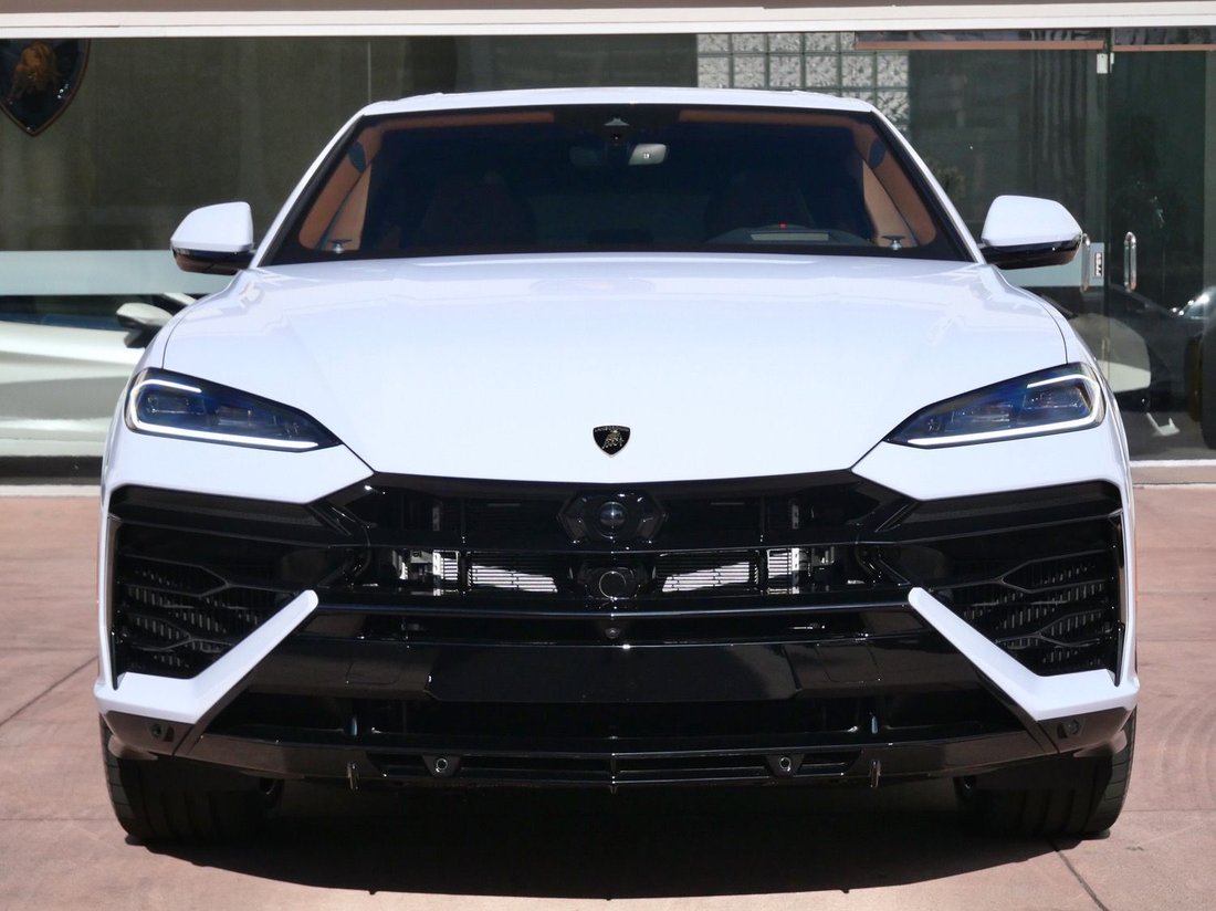 Suv in Beverly Hills, CA, United States 5 - 18585446