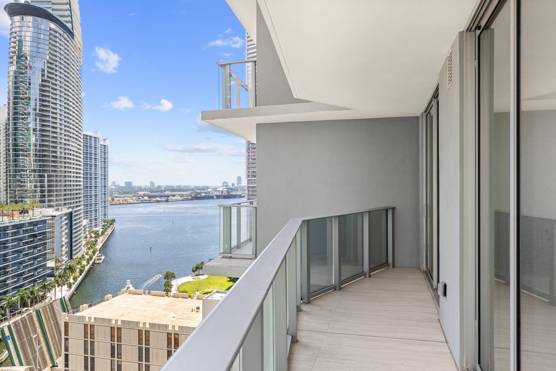 Condo in Miami, Florida, United States 2 - 18606944