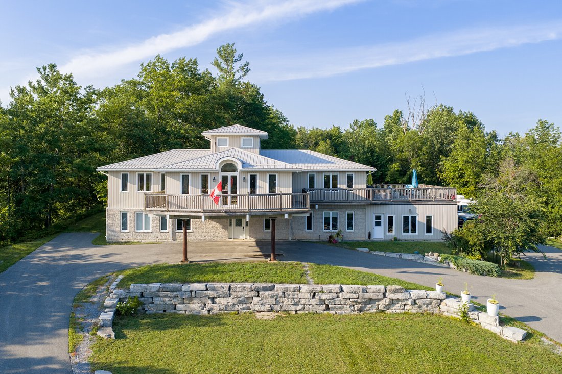 House in Norwood, Ontario, Canada 2 - 16570625