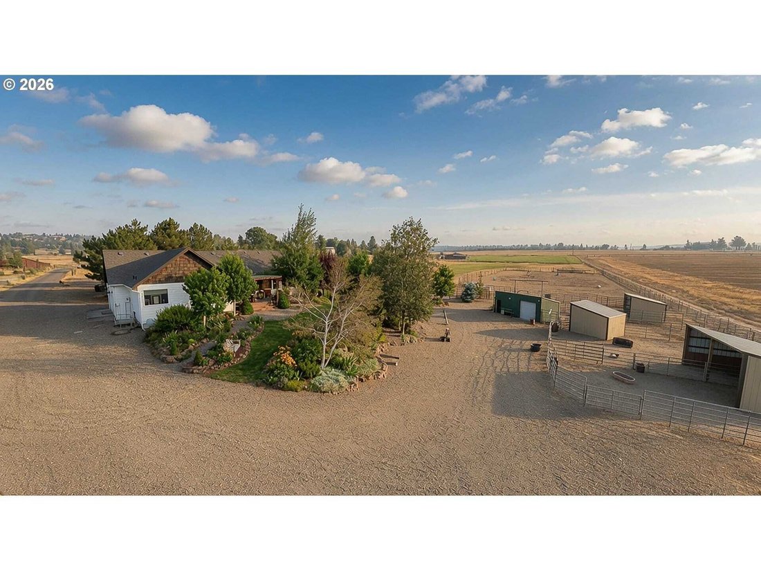 House in Madras, Oregon, United States 1 - 18607471